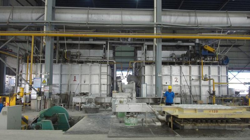 Horno estacionario de fusión de aluminio
