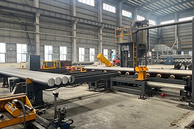 Sierra circular automática para tochos de aluminio